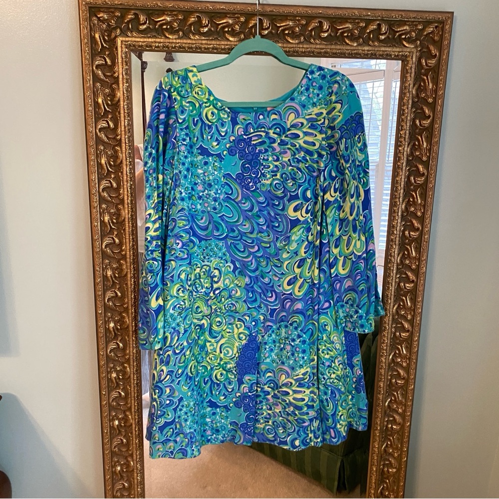 Lilly Pulitzer Size Medium Vibrant Blue and Green Patterned Colette Swin…